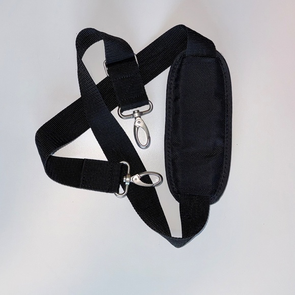 Samsonite Duffel Gym Bag / Weekender in Red, 2006 Classic Monte Carlo 2 edition - Picture 13 of 15